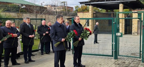Память дипломата Дмитрия Вишернёва и его супруги Ольги почтили в российском посольстве