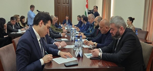 Аусбарҭатә программақәа стратегиала разԥхьагәаҭара аԥҟара ҿыцқәа шьақәдырӷәӷәеит атәыла анапхгара