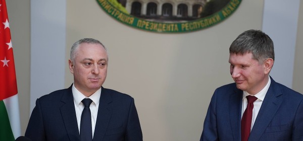 Бадра Гәынба Максим Решетников иареи реиԥылара ахҳәаа азиуит