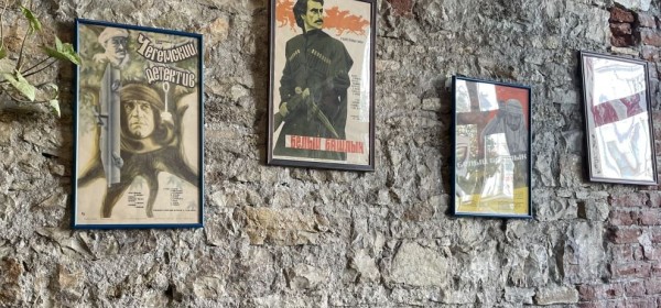 Аколлекционер Ибрагим Ҷкадуа икиноплакатқәа рцәыргақәҵа аатит Аҟәа