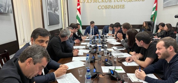 Аҟәатәи ақалақьтә Еизара аҿы есымша аус зуа акомиссиақәа  14 аԥҵоуп.