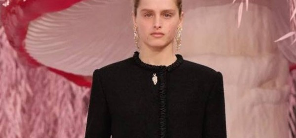 Аԥснынтәи амодель Адица Берзениа лхы алалырхәит Париж имҩаԥысуа Haute Couture Spring 2026 арбара