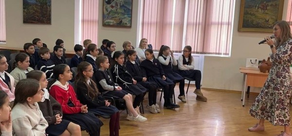 Анашанара азы аҟазара аклассқәа: Анна Гончарова аҟәантәи аԥхьаҩ Қәыԥшцәа лырҿиара амаӡақәа рзеилҭалҳәеит.