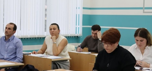 ААУ раԥхьаӡа акәны аҳәынҭқарратә шәҟәҭагалаҩцәа рзы аквалификациатә ԥышәарақәа мҩаԥыргеит.