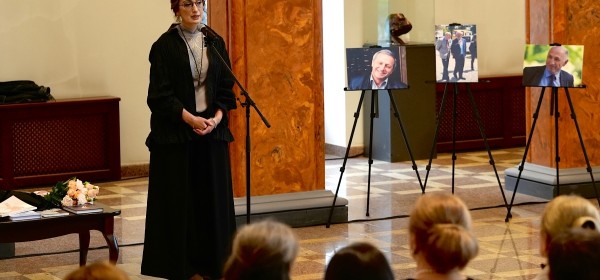 Ашәҟәыҩҩцәа Владимир Занҭариеи Анатоли Лагәлааи ргәалашәара иазкыз ахәылԥаз мҩаԥысит Аԥснытәи аҳәынҭқарратә драмтеатр аҿы