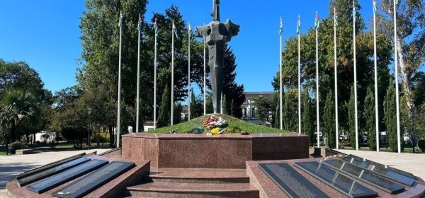 Бадра Гәынба: «Ажьырныҳәамза 5 — ари фырхаҵаратә рыцхәуп Аԥсны жәлар Рџьынџьтәылатәи еибашьра аҭоурых аҿы.