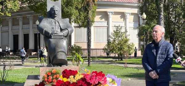 Памятный митинг, посвященный дню рождения Дмитрия Гулиа, прошёл в Сухуме