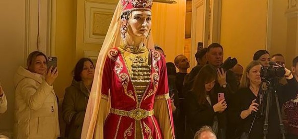 Абхазские дизайнеры Кадыр Тванба, Салима Хашиг и Сарида Цвижба  участвуют в I Международной Атомной неделе моды в Москве