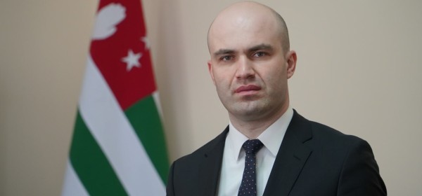 Лаша Ашуба:  Конституция стала юридическим воплощением воли абхазского народа к независимости, суверенитету и свободе