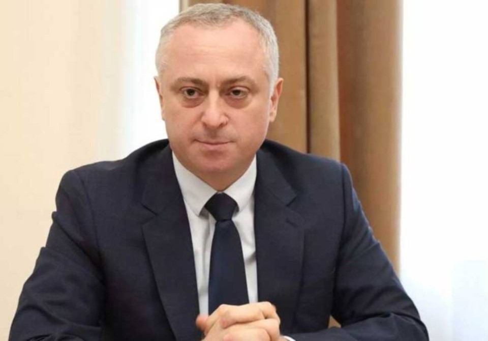 Аҳәынҭқарра Ахада Бадра Гәынба Апарламент ахь есышықәсатәи ажәахә ҟаҵо дықәгылоит.