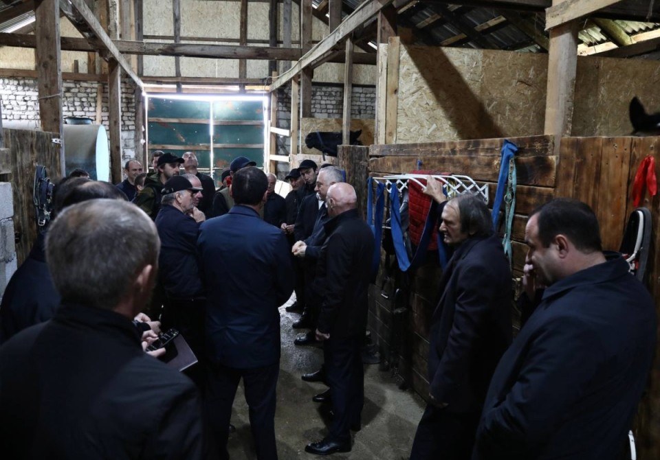 Президент Бадра Гунба поддерживает сохранение традиций коневодства в Абхазии