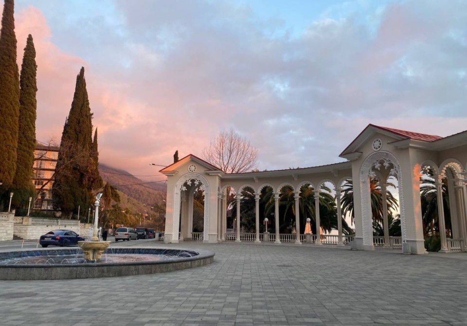 Гагра ақалақь ухаҿы иузаагом аколоннада аныҟам