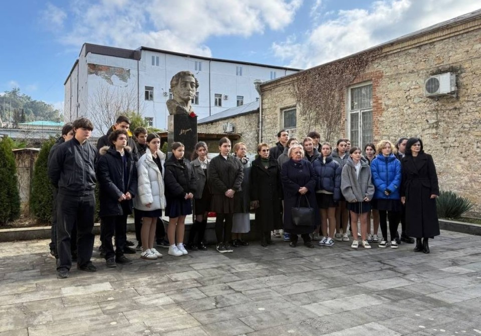 Есышықәса, жәабранмза 10 рзы Урыстәыла иазгәарҭоит Александр Сергеи-иԥа Пушкин игәалашәара амш