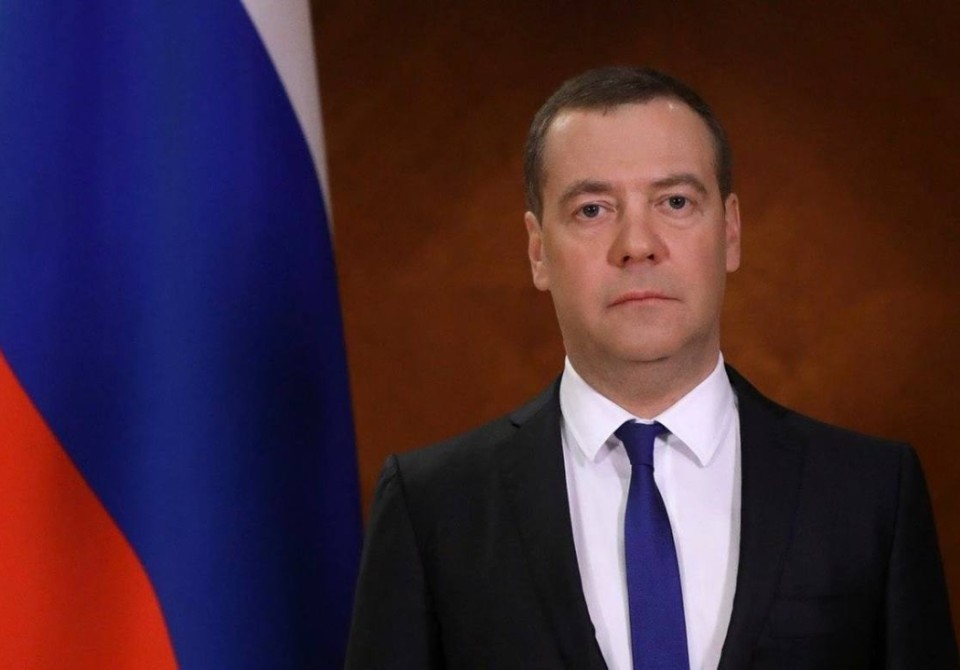 Бадра Гәынба Урыстәылатәи Афедерациа ашәарҭадара Ахеилак ахантәаҩы ихаҭыԥуаҩ  Дмитри Медведев иубилеи идиныҳәалеит.