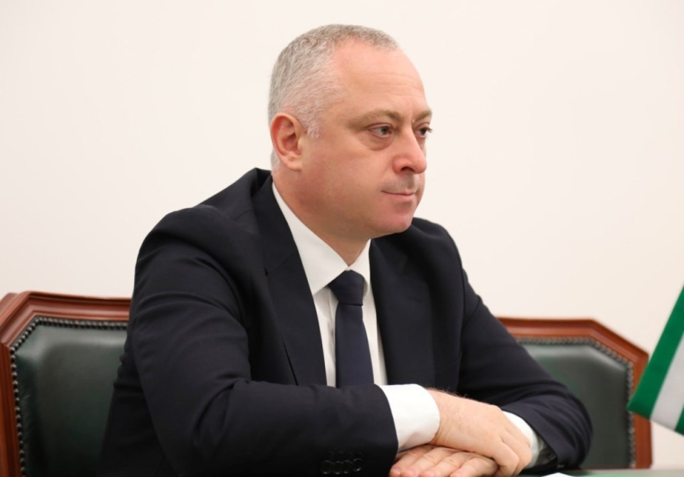 Бадра Гунба поздравил коллектив Комплекса Новоафонской пещеры с юбилеем