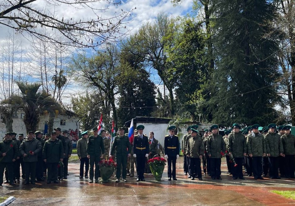 Урыстәылатәи аҳәаахьчаҩ Васили Квитко дыргәаладыршәеит Аҟәа