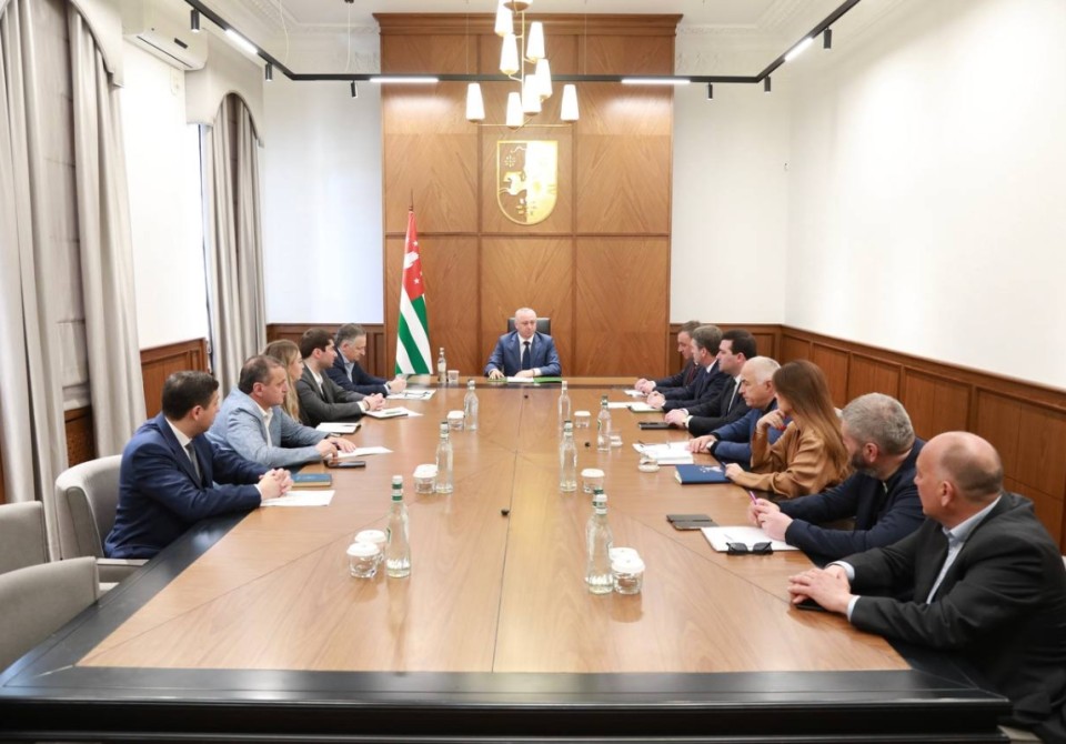 Президент Абхазии Бадра Гунба провел заседание по итогам Международного экономического форума