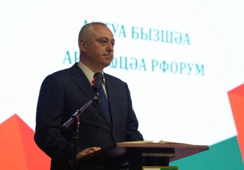 Бадра Гәынба: ҳара иҳамазароуп здырра ҳараку, аԥсышәала ихәыцуа, ицәажәо аҿар