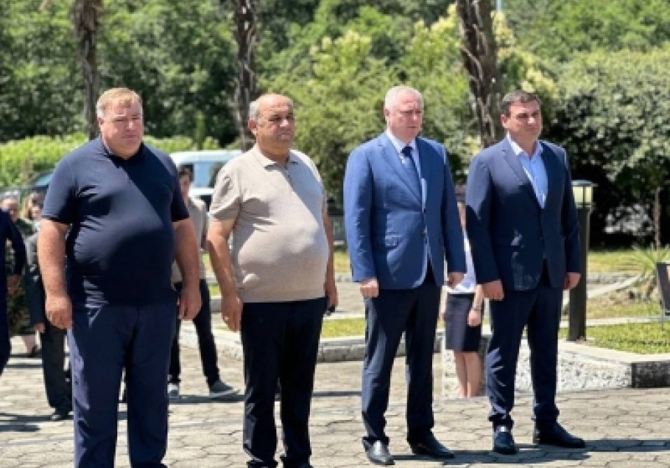 Аҳәынҭқарра Ахада Бадра Гәынба Тамшьтәи адесант иалахәыз ҳаҭырла игәалаиршәеит.