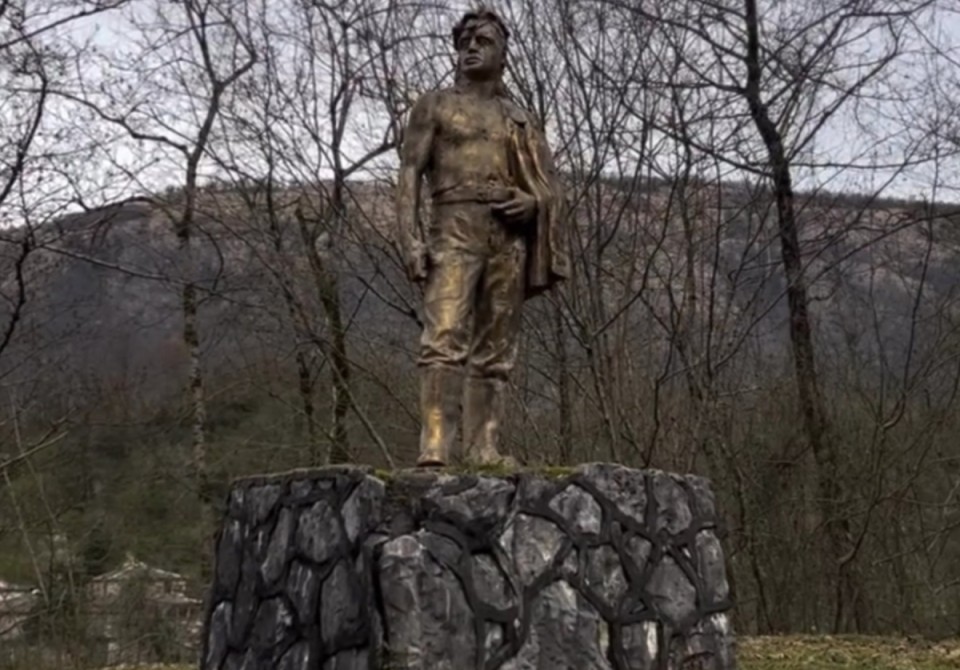 Тҟәарчал Ашахтиор ибаҟа аиҭашьақәыргылара иалагеит