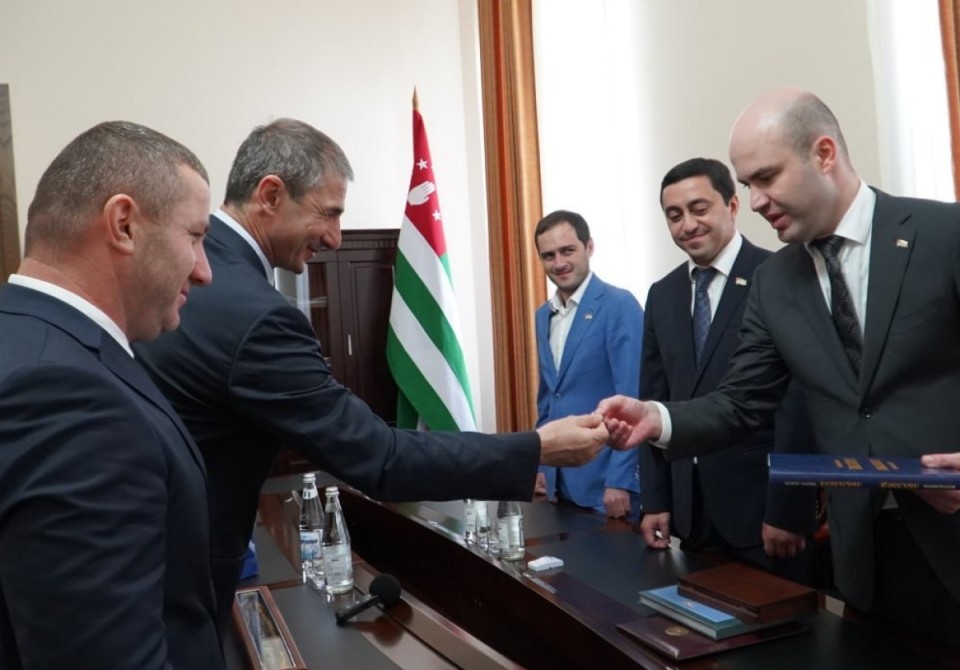 Лаша Ашуба встретился с делегацией Южной Осетии
