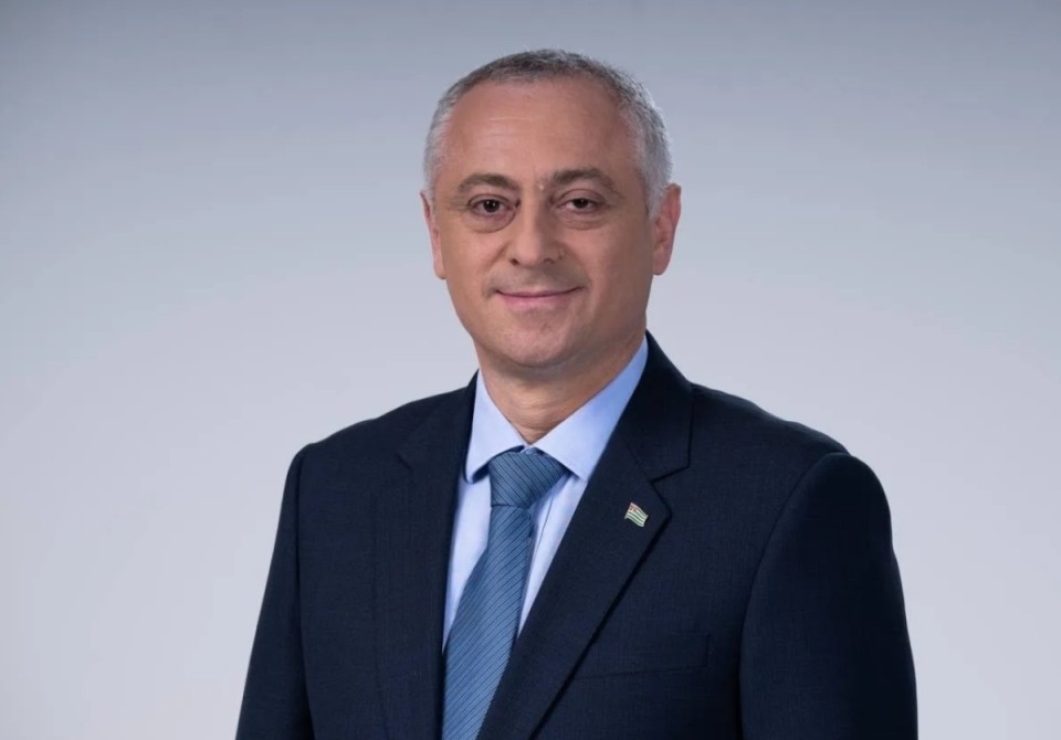 Ахада Бадра Гәынба Аԥсны Аҳәынҭқарра амассатә информациа ахархәагақәа русзуцәа рзанааҭтә ныҳәа рыдиныҳәалеит