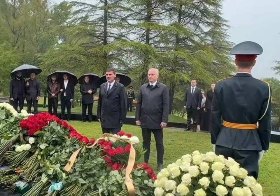 Аиааиреи Ахьыԥшымреи рымш аҽны Аҳәынҭқарра Ахада Бадра Гәынбеи уи ихаҭыԥуаҩ Беслан Бигәааи ашәҭшьыҵәрақәа шьҭарҵеит Аԥсны Раԥхьатәи Ахада Владислав Арӡынба Имемориал амҵан
