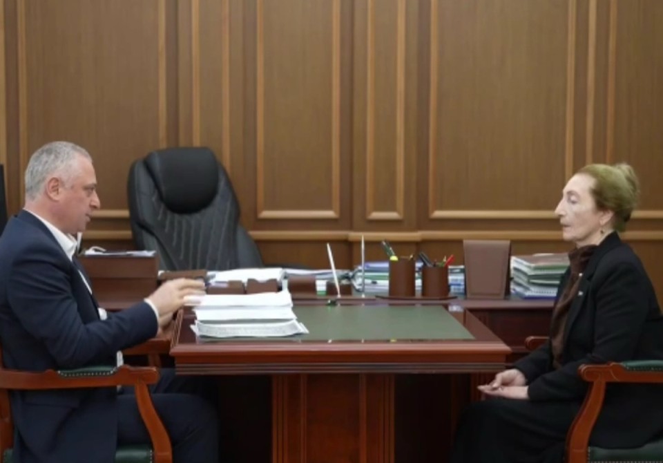 Имҩаԥысит Аҳәынҭқарра Ахада Бадра Гәынбеи Ауаажәларратә палата амаӡаныҟәгаҩ Гәыли Кьычбеи реиԥылара