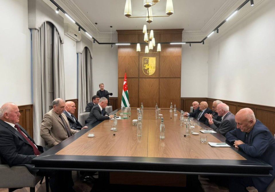 Президент и вице-президент встретились с депутатами Парламента первого созыва