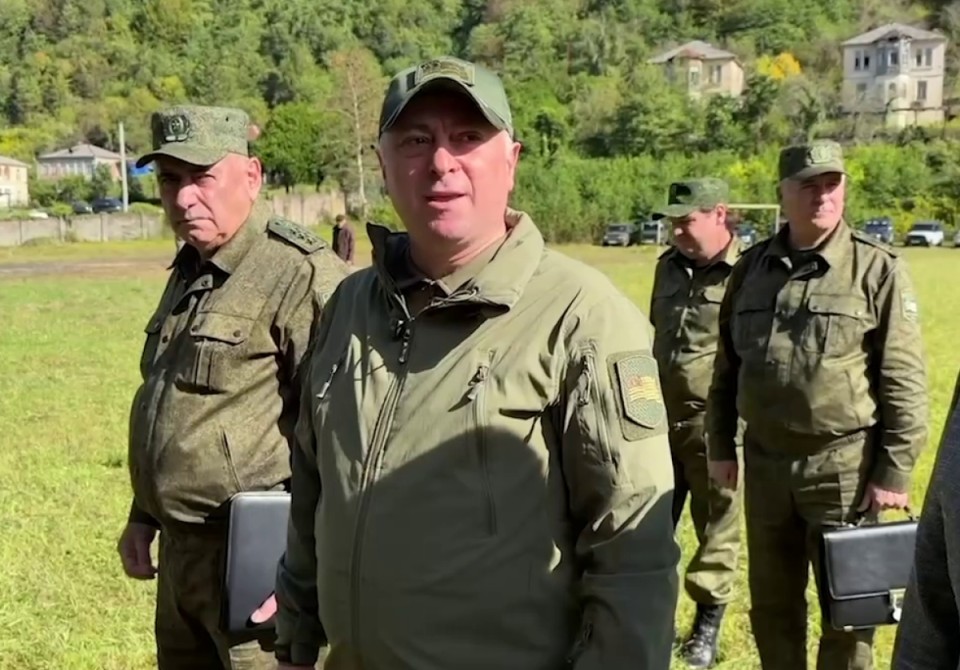 Бадра Гәынба Ҭҟәарчал арратәзыҟаҵарақәа ирылаху аҟәшеиҵақәа дырҭааит.