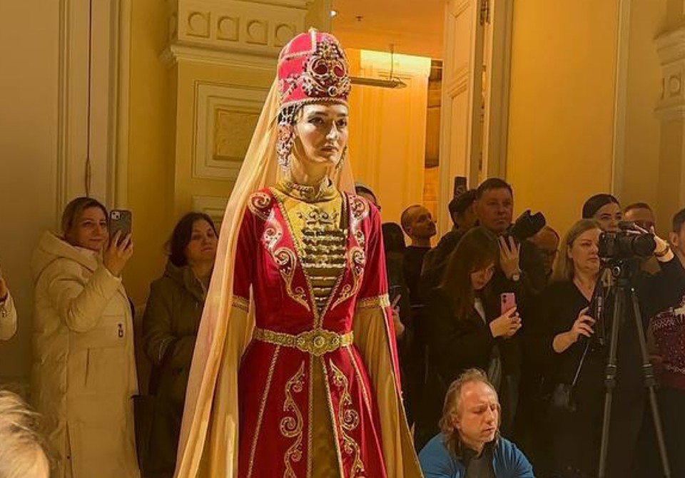 Абхазские дизайнеры Кадыр Тванба, Салима Хашиг и Сарида Цвижба  участвуют в I Международной Атомной неделе моды в Москве