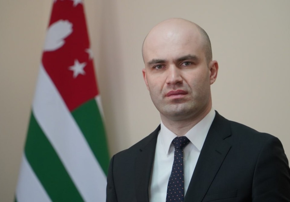 Лаша Ашуба:  Конституция стала юридическим воплощением воли абхазского народа к независимости, суверенитету и свободе