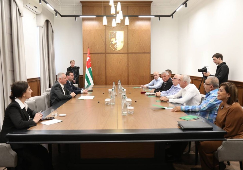 Президент Бадра Гунба встретился с главами международных федераций домино