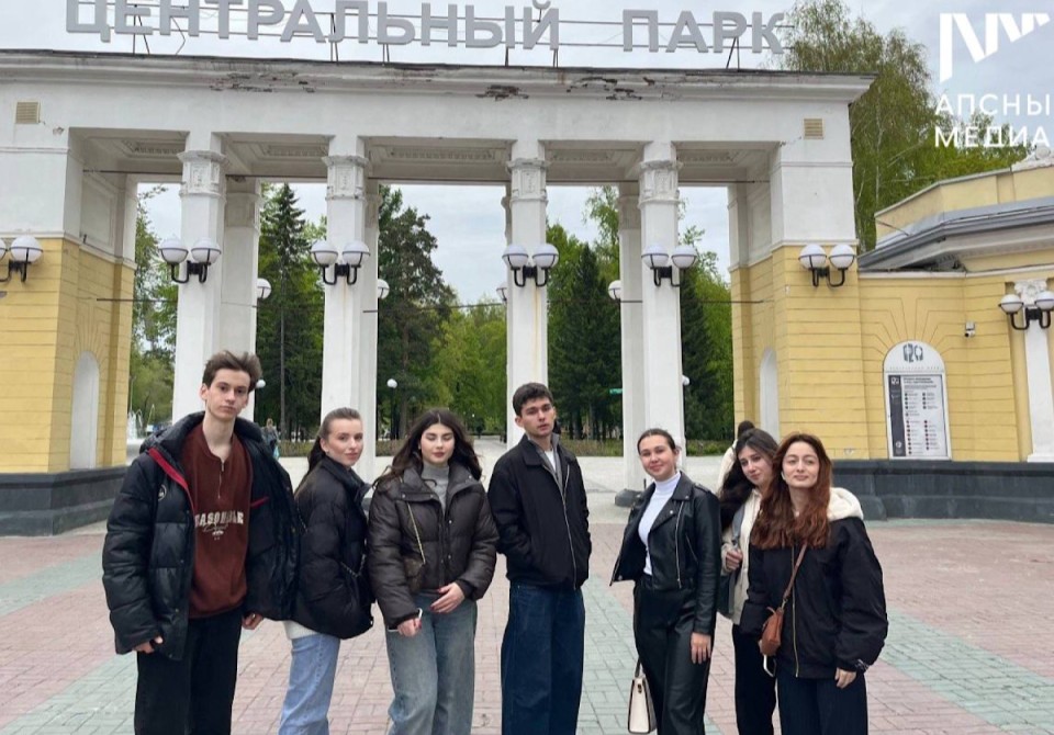 ААУ астудентцәа рхы аладырхәит Новосибирск ақалақь аҿы имҩаԥысуаз  XIII Жәларбжьаратәи апоезиатә еицлабра «Акультура аеҵәахә»