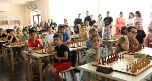 Более 100 юных шахматистов участвуют в турнире Ochamchira Open