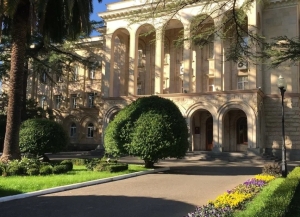 Бадра Гунба подписал указы о награждении орденом «Ахьдз-Апша» и присвоении почетного звания «Заслуженный работник культуры»