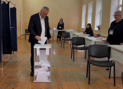 Руководители Абхазии проголосовали на на выборах в органы местного самоуправления.