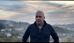 Администрация Сухума обеспечит граждан, проживающих в районе обрушения водного резервуара, питьевой водой.