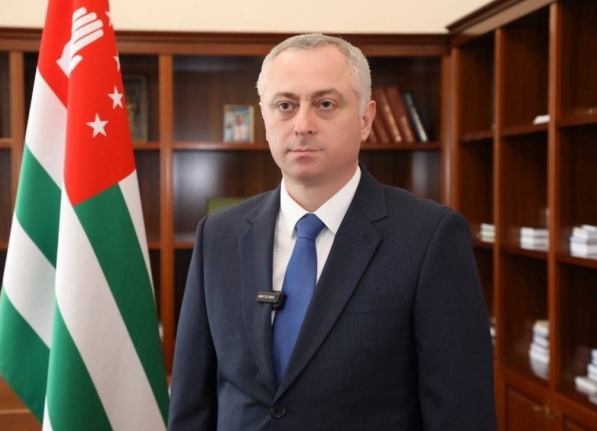 Президент Бадра Гунба посетил арт-кластер «Таврида» в Крыму