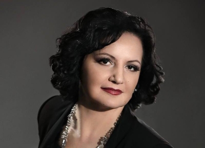 Алиса Гыцба – Аԥсни адунеитә опереи еимаздаз абжьы.