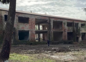 Аҟәа, Аҳабла Ҿыц аҿы ахәыҷбаҳча еиҭашьақәыргылахоит