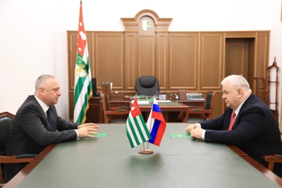 Урыстәылеи Аԥсни русеицура азҵаарақәа ирылацәажәеит