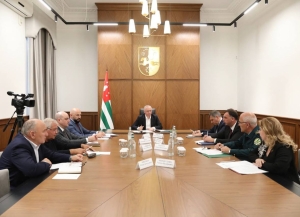 Бадра Гәынба: Анхацәеи егьырҭ аекспортмҩангаҩцәеи аҳәааҟны «иофициалтәым» ашәатәқәа аныршәоз аамҭақәа ииасроуп.