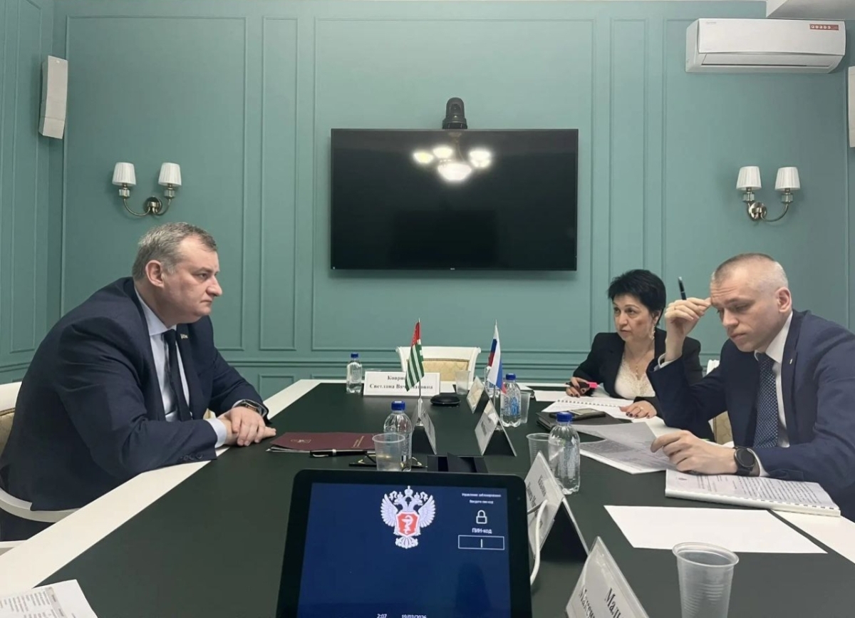 Министр здравоохранения Эдуард Бутба провел ряд рабочих встреч в Москве      