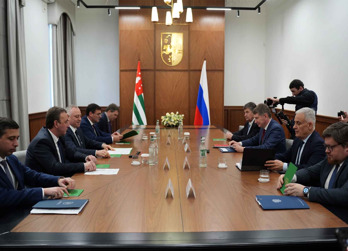 Россия и Абхазия обсудили механизмы поддержки инвестиционной деятельности в республике