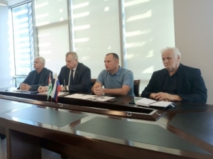 Аԥсни Урыстәылеи ргәабзиарахьчара аминистррақәа авидеоконференциа аформат ала аусутә еилацәажәара мҩаԥыргеит.