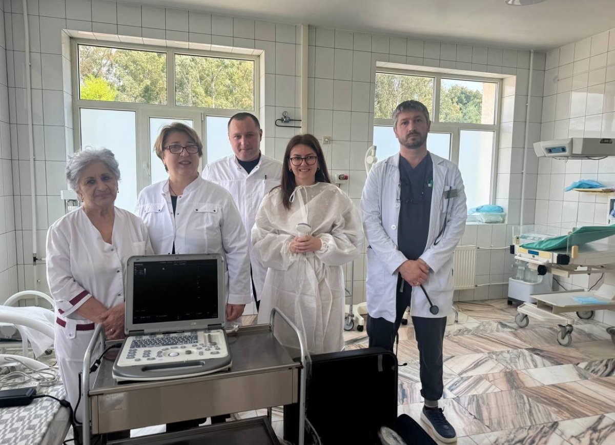 Кабардино-Балкария передала Минздраву Абхазии УЗИ-аппарат