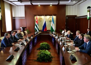 Радий Хабиров провел встречу с премьер-министром Абхазии