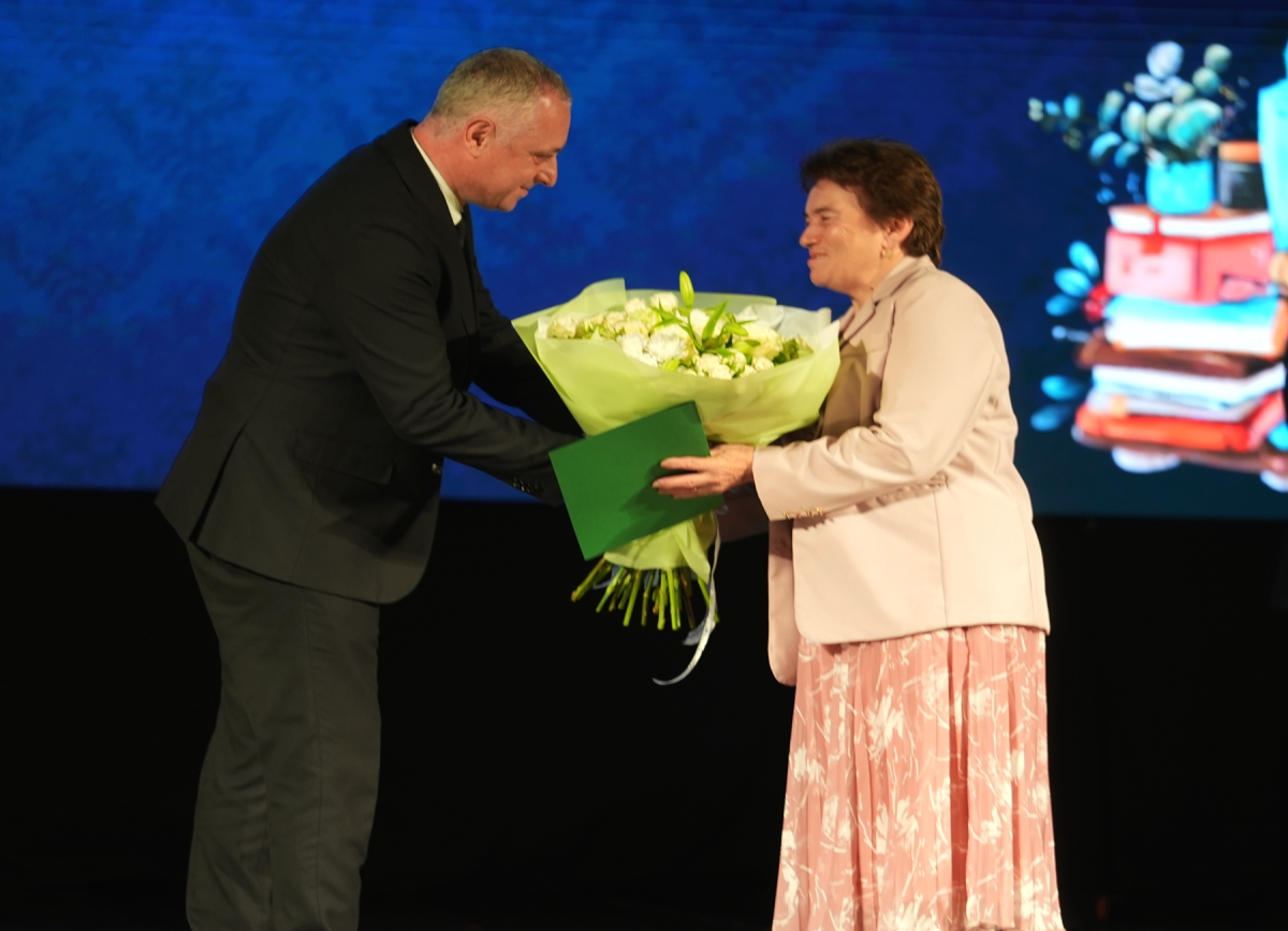 Церемония чествования учителей, удостоенных почетных званий, состоялась в Госфилармонии