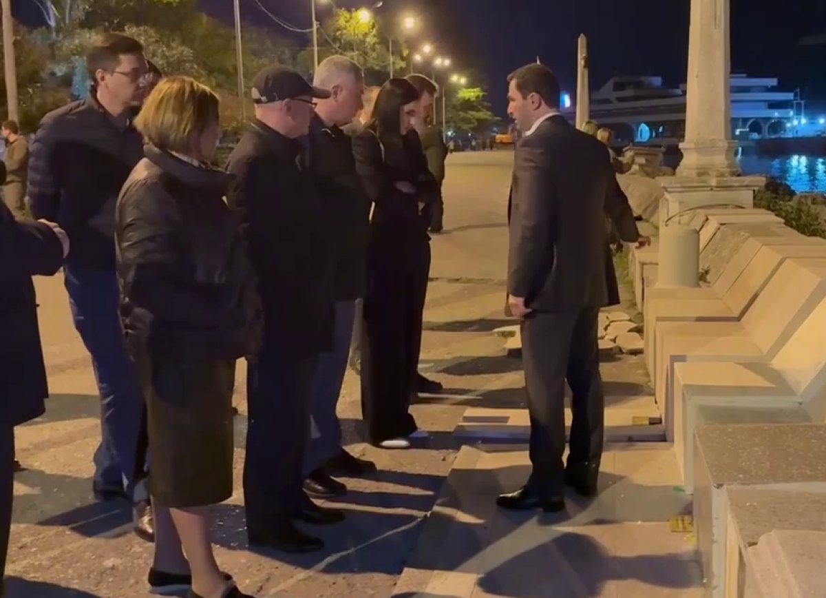 Бадра Гунба и Сергей Кириенко  осмотрели ход реконструкции набережной Сухум